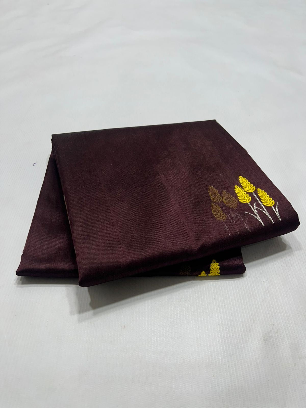 Pure Silk Chanderi – deep brown  with Wheat-Sheaf Buttas
Silver Kaddi Border & Shimmering Silver Tissue Pallu ✨
Silk Mark Certified • Free Shipping within USA • Ships in Two Weeks