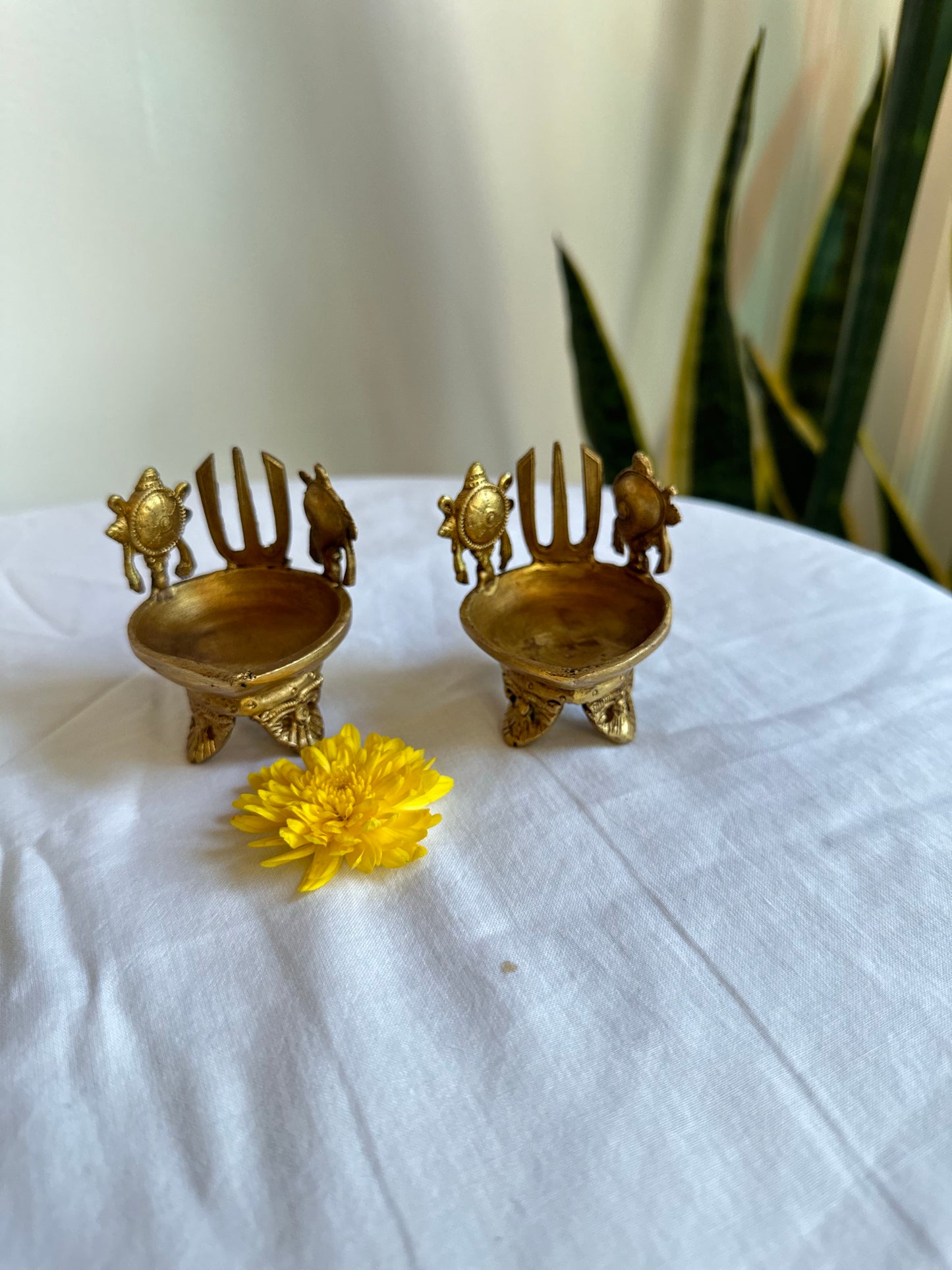Brass shankh chakra diya (pair)