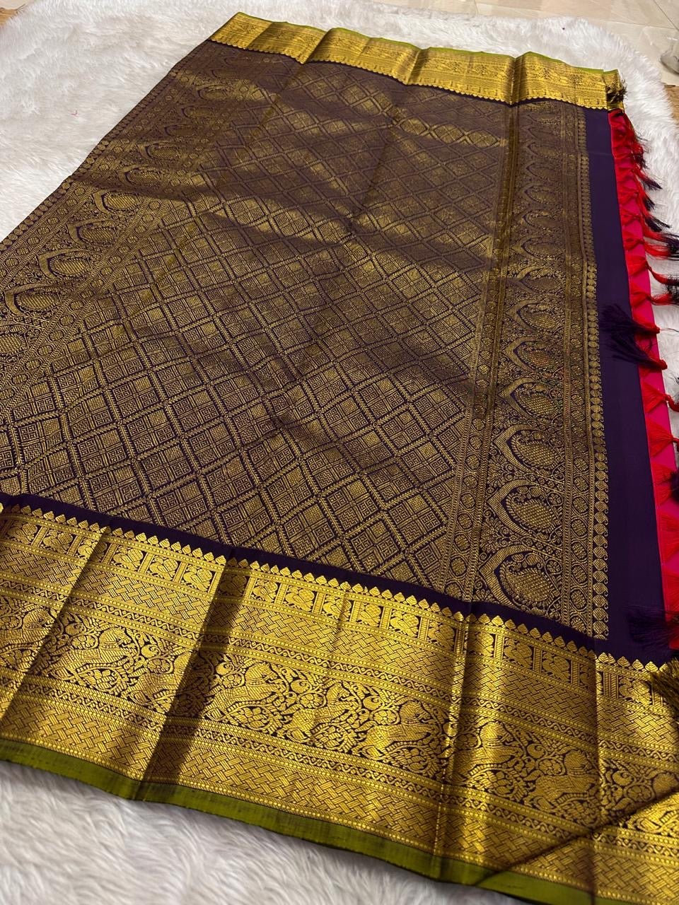 vibrant bright fuschia pink , purple vanasringaram border with a green  selvedge !