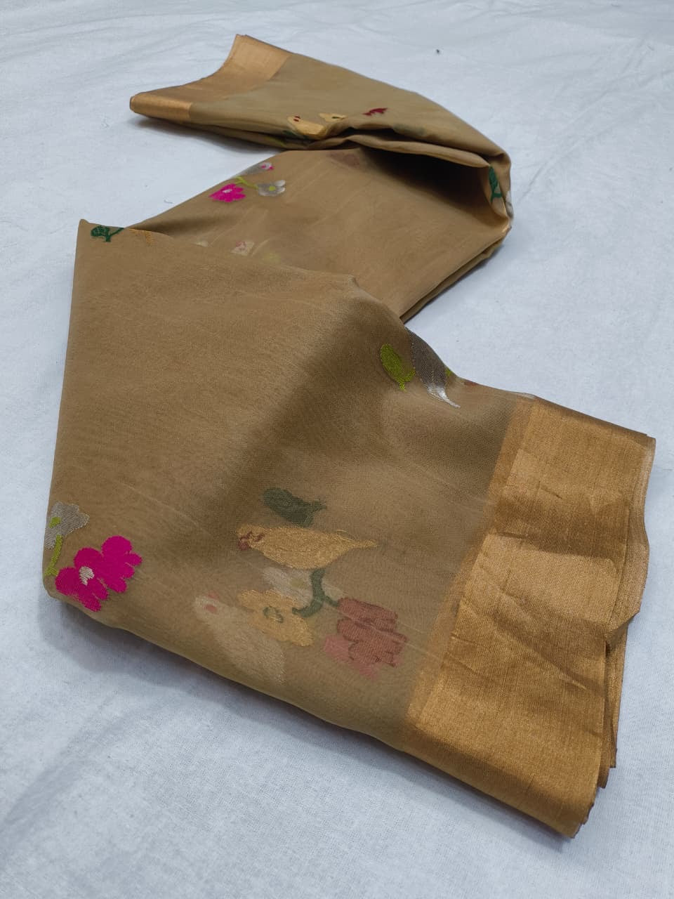 Pure Chanderi Silk Saree
Floral & Bird Embroidery on Sheer Gold-Beige
Tissue Zari Border • Lightweight • Elegant Drape