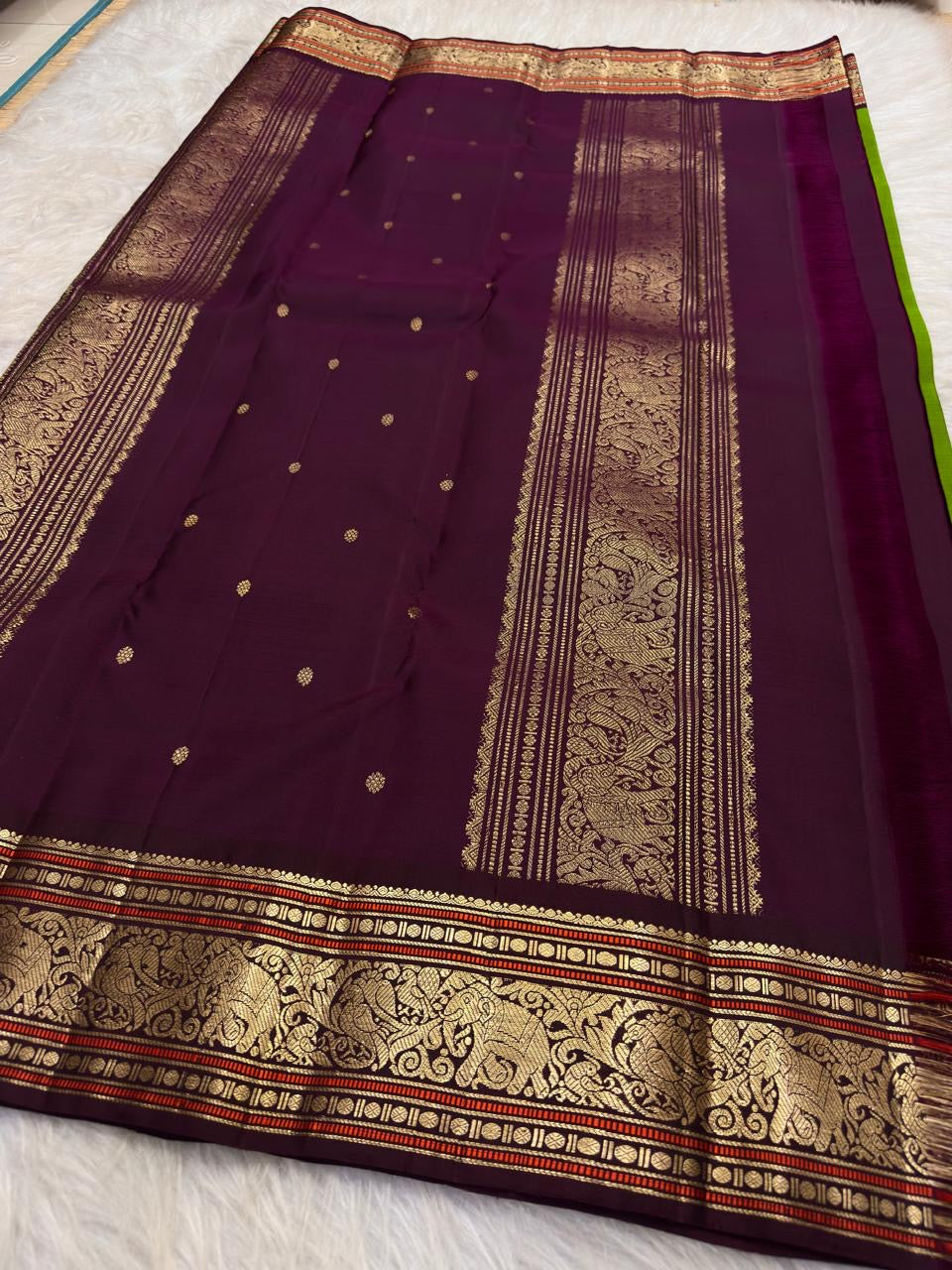 Kili Pachai Green Pure Silk Kanjivaram Peacock Butta Saree with Plum Zari Border – view 4