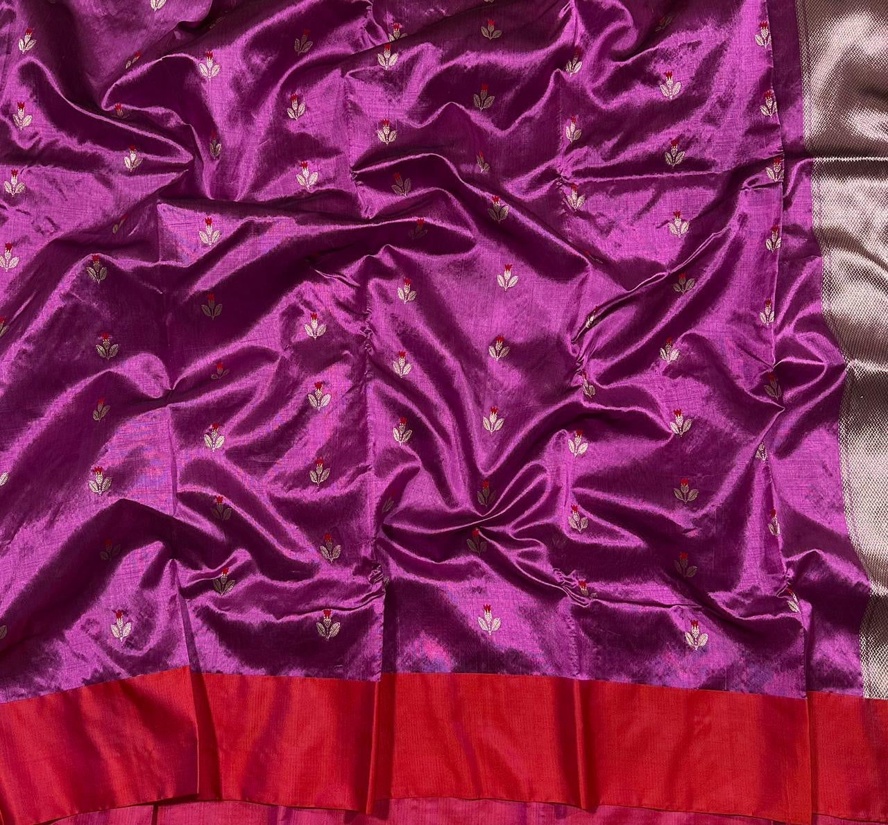 Pure Silk Chanderi – Orchid Purple with Silver Floral Buttas
Contrast Red Border & Shimmering Silver Tissue Pallu ✨
Silk Mark Certified • Free Shipping within USA • Ships in Two Weeks