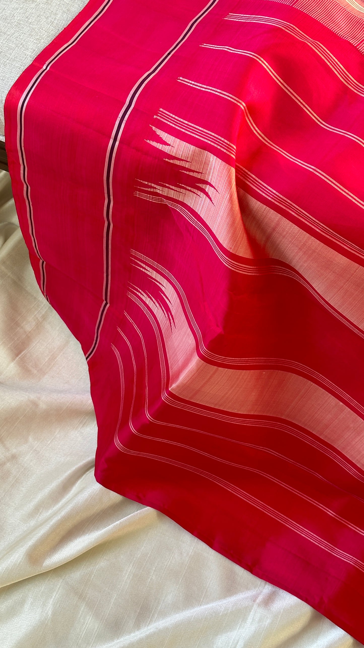 Pure silk Kanchipuram - silk mark - cream and fuchsia pink