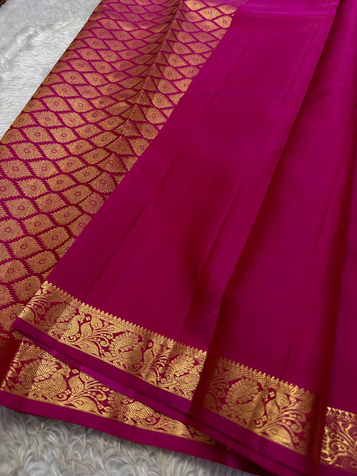 Mahima-Pink ✨ – Iconic Pink Pure Handwoven Kanchipuram Silk Saree with Baby Kamalam Buttas, Petite Muthu Seer & peacock  Floral Border, Grand Annam Zari Pallu, Bridal & Festival Ready, Silk Mark Certified, Blouse Stitching Available, Free Shipping within