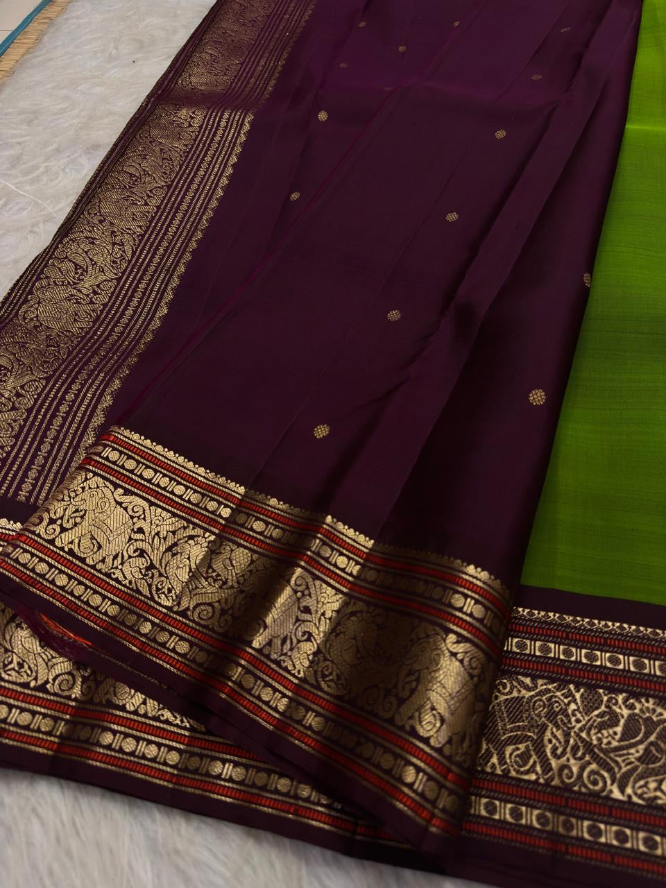 Kili Pachai Green Pure Silk Kanjivaram Peacock Butta Saree with Plum Zari Border – view 5