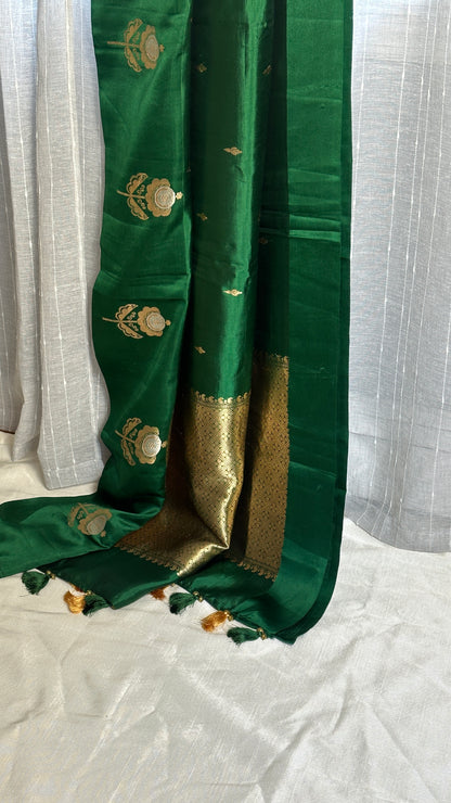 Pure silk kaduva Benares sarees “Raw mango” style - Forest green