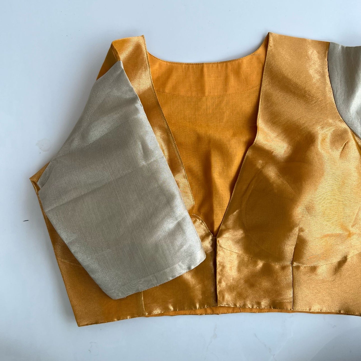 “Riva” - Pure tissue silk blouse - gold with silver sleeves