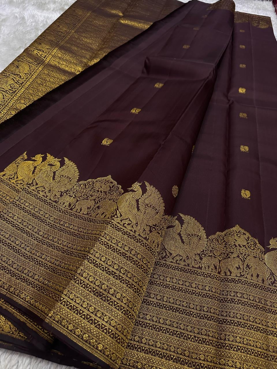 Svaroopam Brown
Temple Procession Kanchipuram Silk Saree
Antique Gold Zari-Woven Heritage Heirloom
