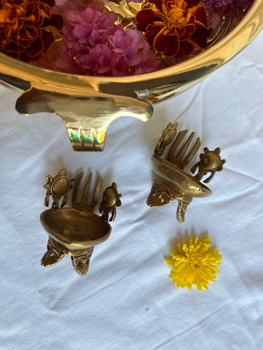 Brass shankh chakra diya (pair)