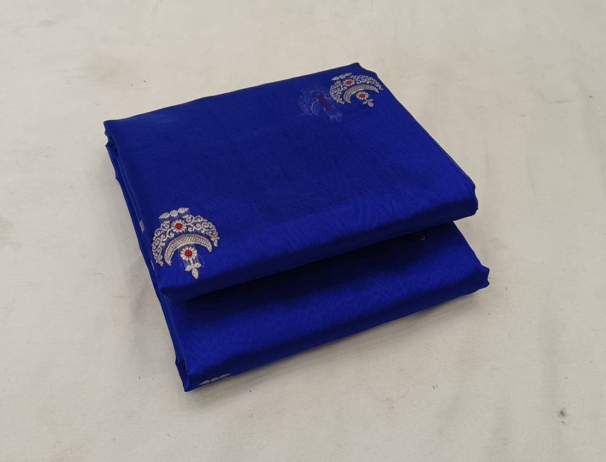 Close-up of the handloom Chanderi weave on a Royal Blue Pattu Silk saree