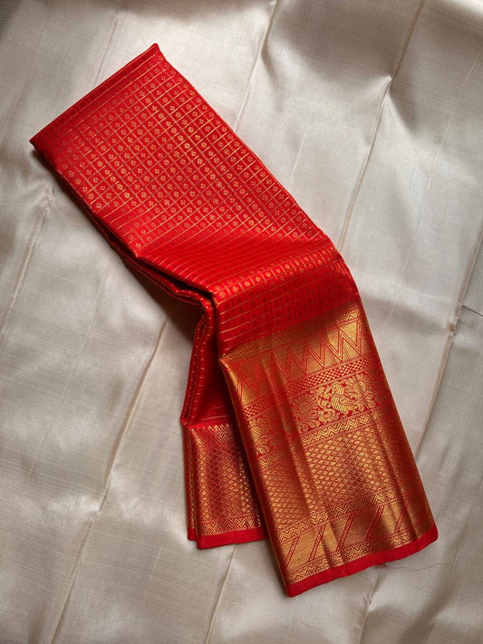 Radiant orange burst !
Muthukattam with Annam and arai madam border