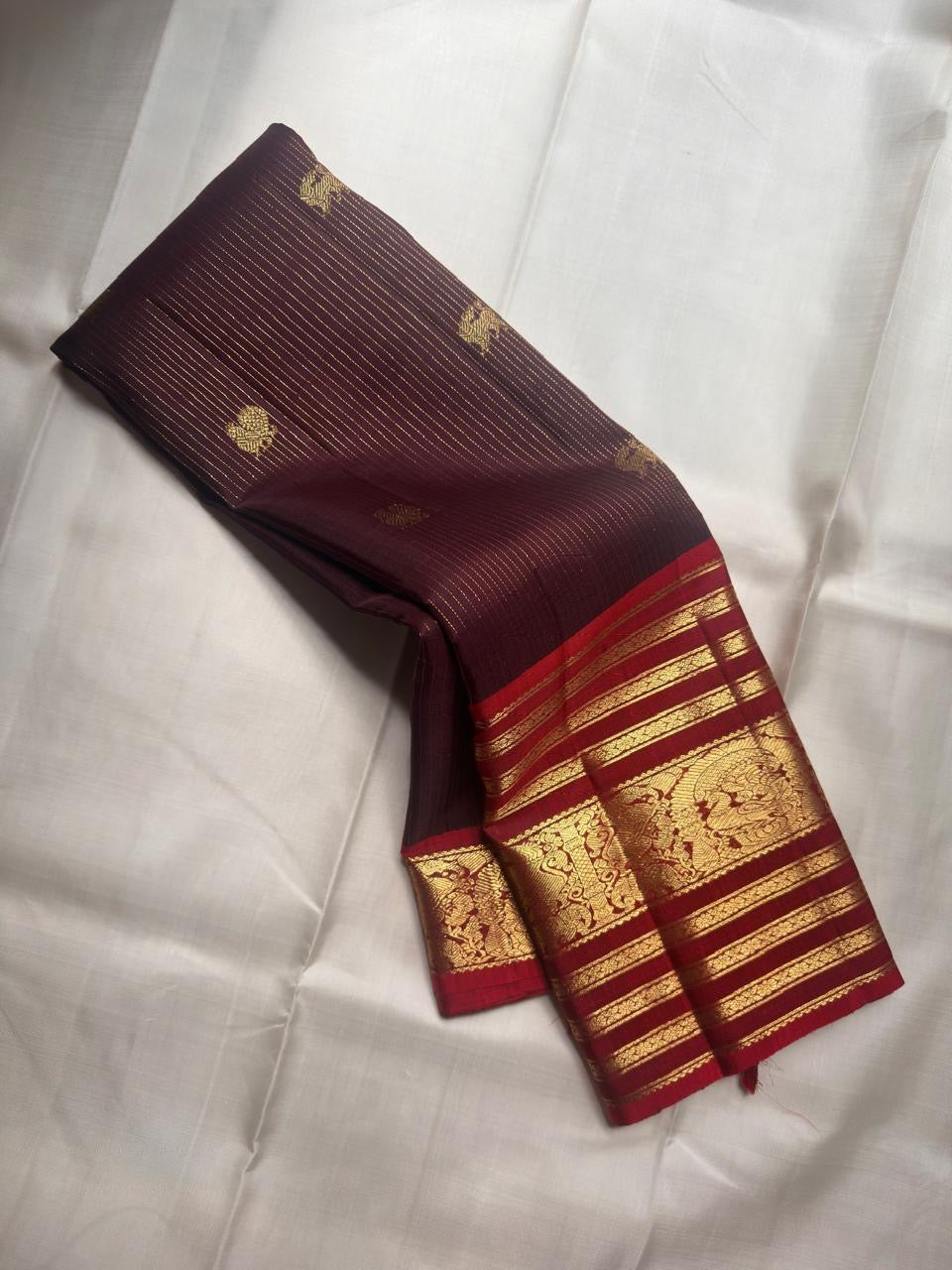 Deep plum and Arakku red handwoven pure silk Kanchipuram saree with Varisaipet border and fine oosivaanam zari lines — Idam Living