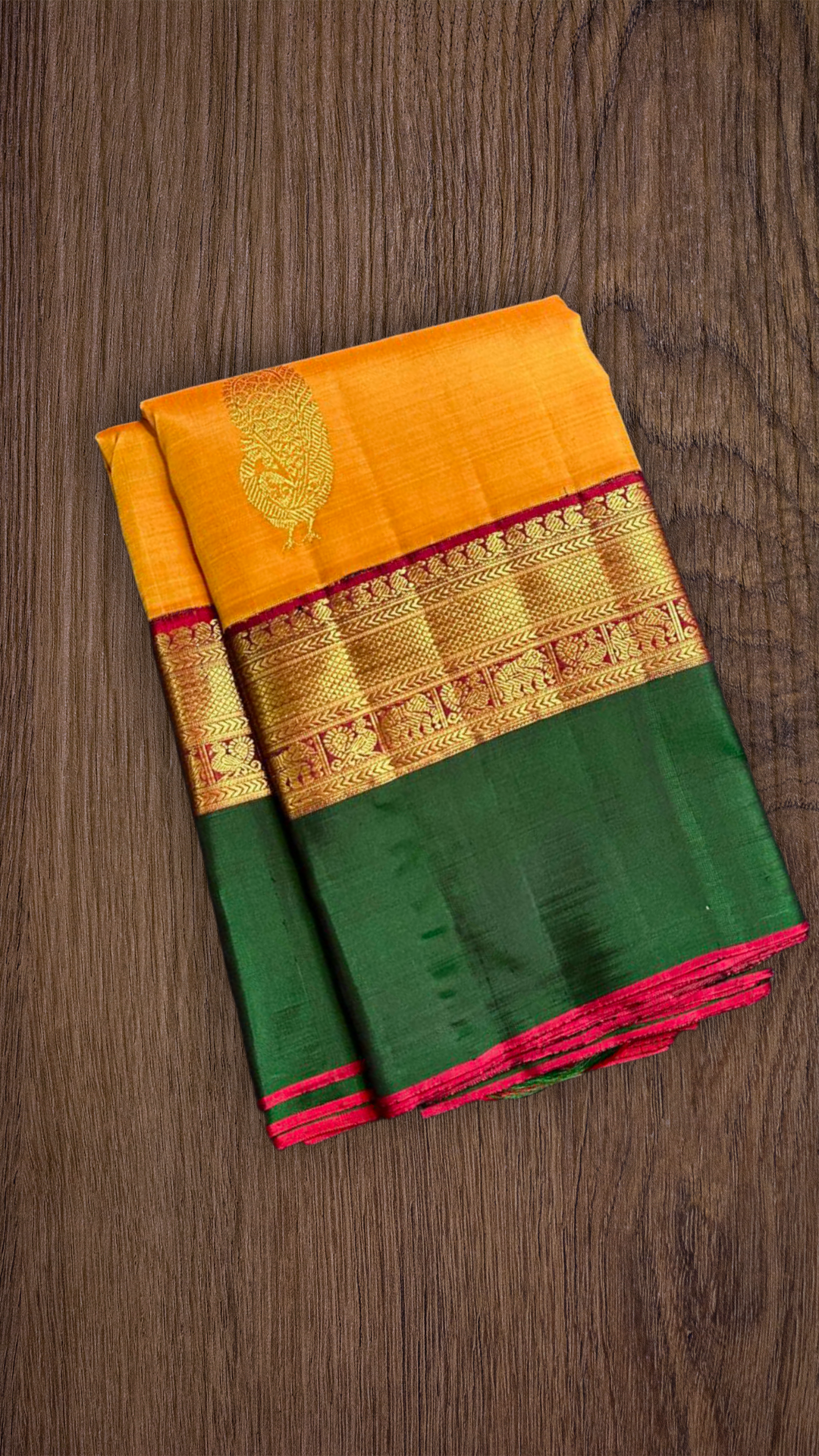 ✨ Deepa Layam — Pure Silk Kanchipuram Saree (Korvai)
Manjal-marigold body with gold paisley buttas & emerald korvai borders
Silk Mark Certified ✅ • Ships in Two Weeks • Free Shipping within USA 🇺🇸
