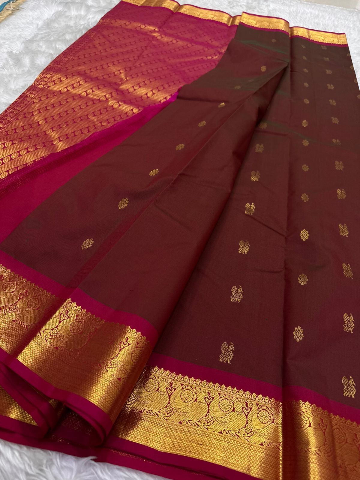 Deep Maroon Handwoven Pure Silk Kanjivaram Saree with Kili Butta