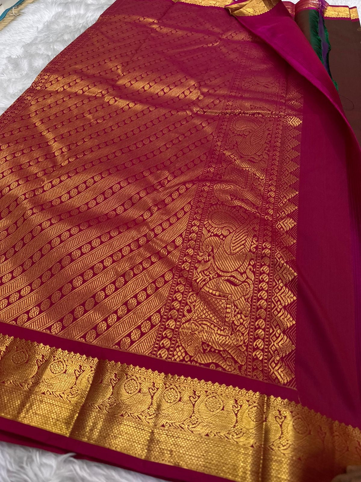 Deep Maroon Handwoven Pure Silk Kanjivaram Saree with Kili Butta