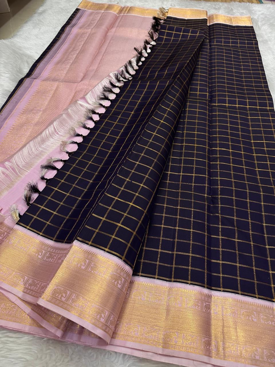 Deep Navy and Blush Pink Handwoven Pure Silk Kanchipuram Saree with Zari Kattam Body