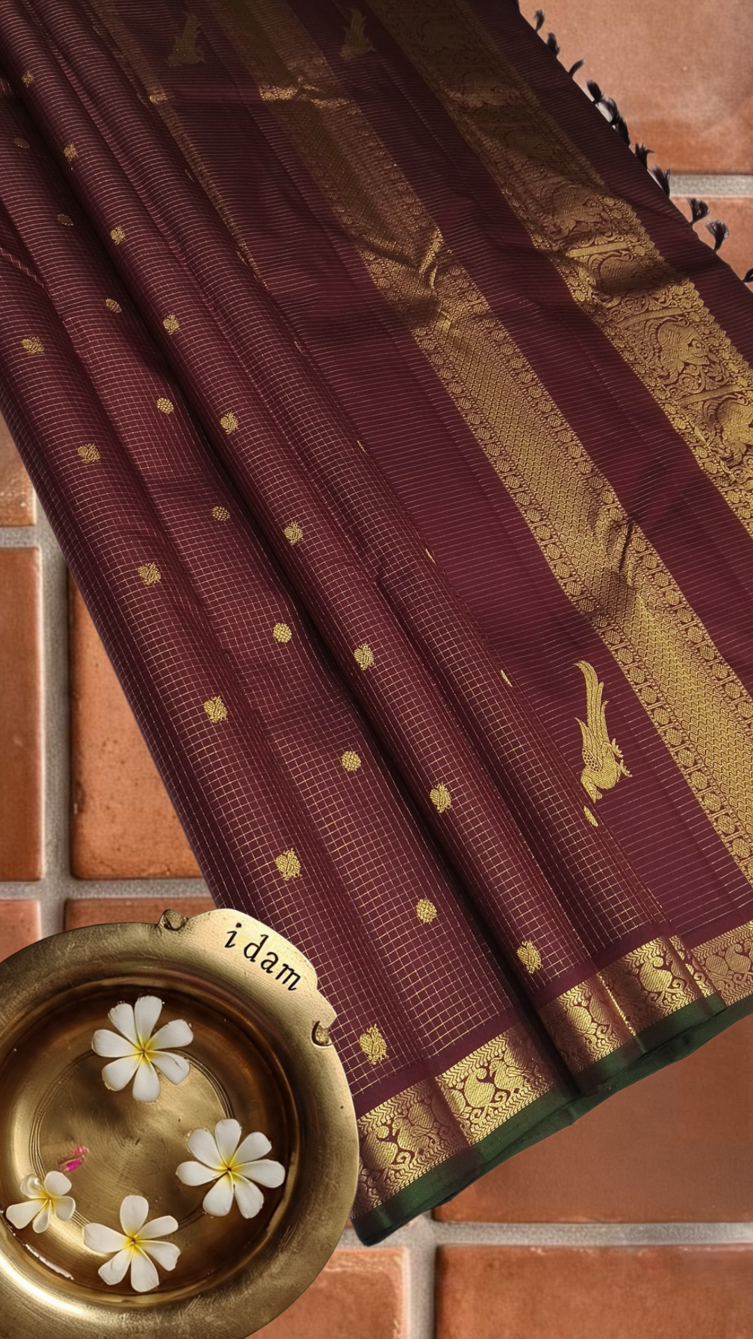 Coffee brown Zari kattam with paisley peacock border kamalam butta and green selvedge , kilo kanjivaram Pallu in pure silk
