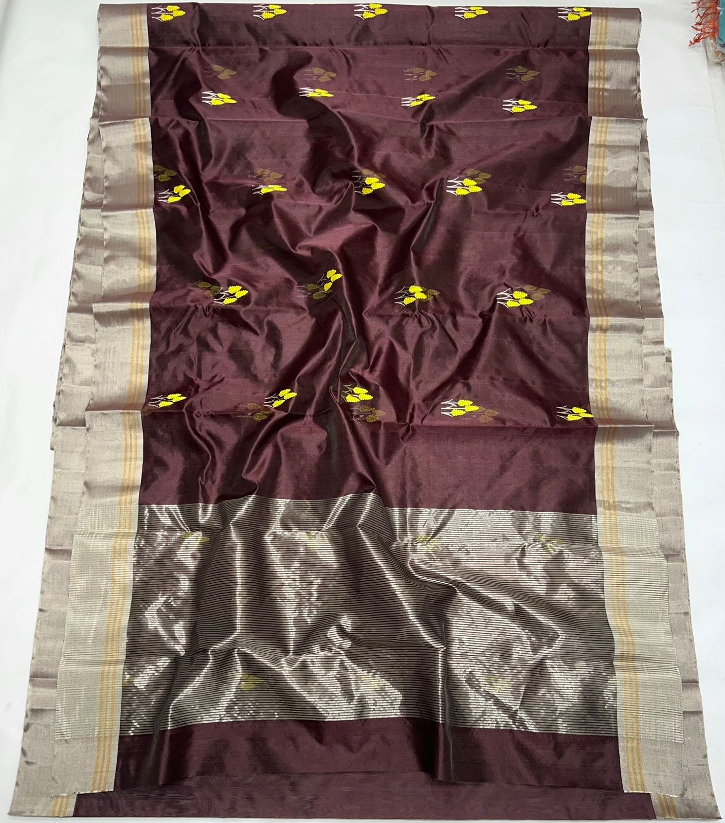 Pure Silk Chanderi – deep brown  with Wheat-Sheaf Buttas
Silver Kaddi Border & Shimmering Silver Tissue Pallu ✨
Silk Mark Certified • Free Shipping within USA • Ships in Two Weeks