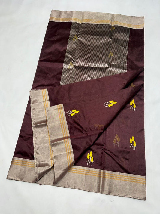 Pure Silk Chanderi – deep brown  with Wheat-Sheaf Buttas
Silver Kaddi Border & Shimmering Silver Tissue Pallu ✨
Silk Mark Certified • Free Shipping within USA • Ships in Two Weeks
