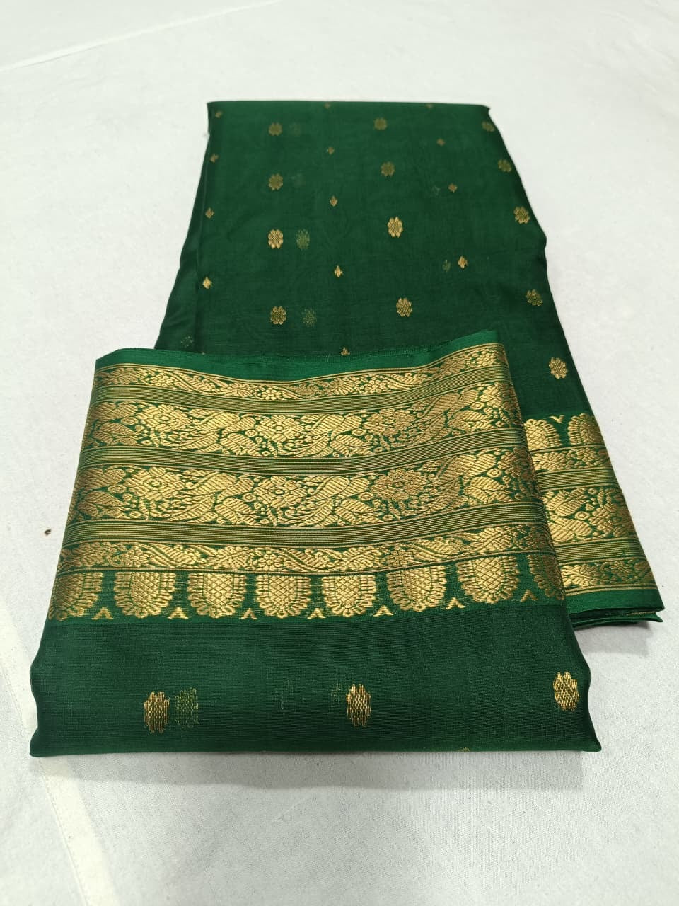 Full view of Emerald Green Handloom Chanderi Katan Silk saree with gold zari border and pallu