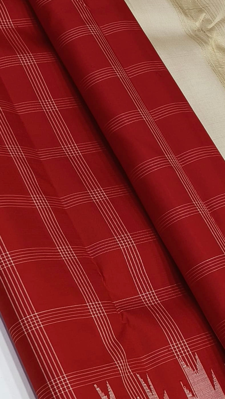 Red kattam pure silk Kanchipuram  with white thazhampoo reku and zari palla