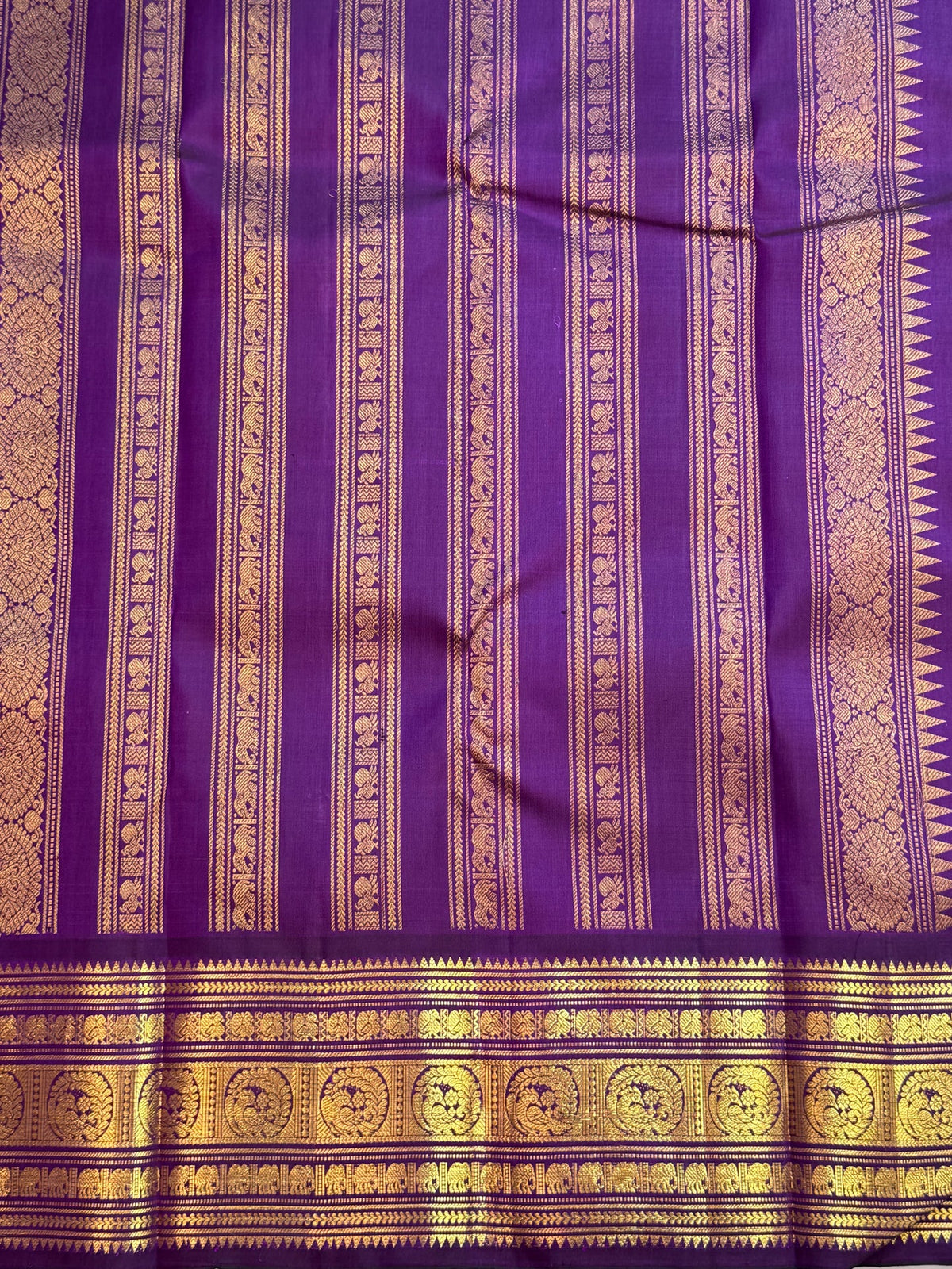 Aqua Vairaoosi pure silk Kanchipuram saree with gold buttas and purple Kai Korvai Varisaipet border, Idam Living (photo 4 of 5)