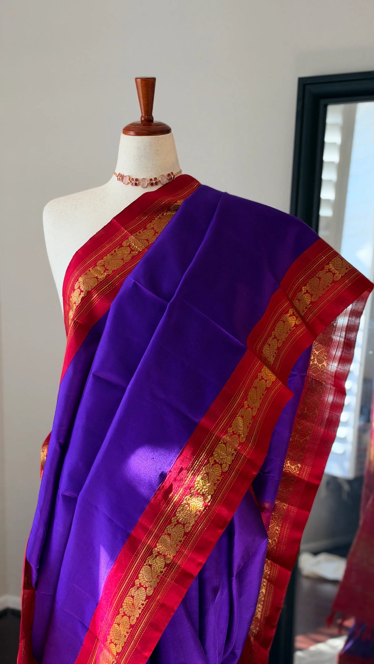 Oodha Violet Mayil Pettu Korvai Kanchipuram silk saree with Arakku red Korvai borders and gold zari, photo 6 of 8