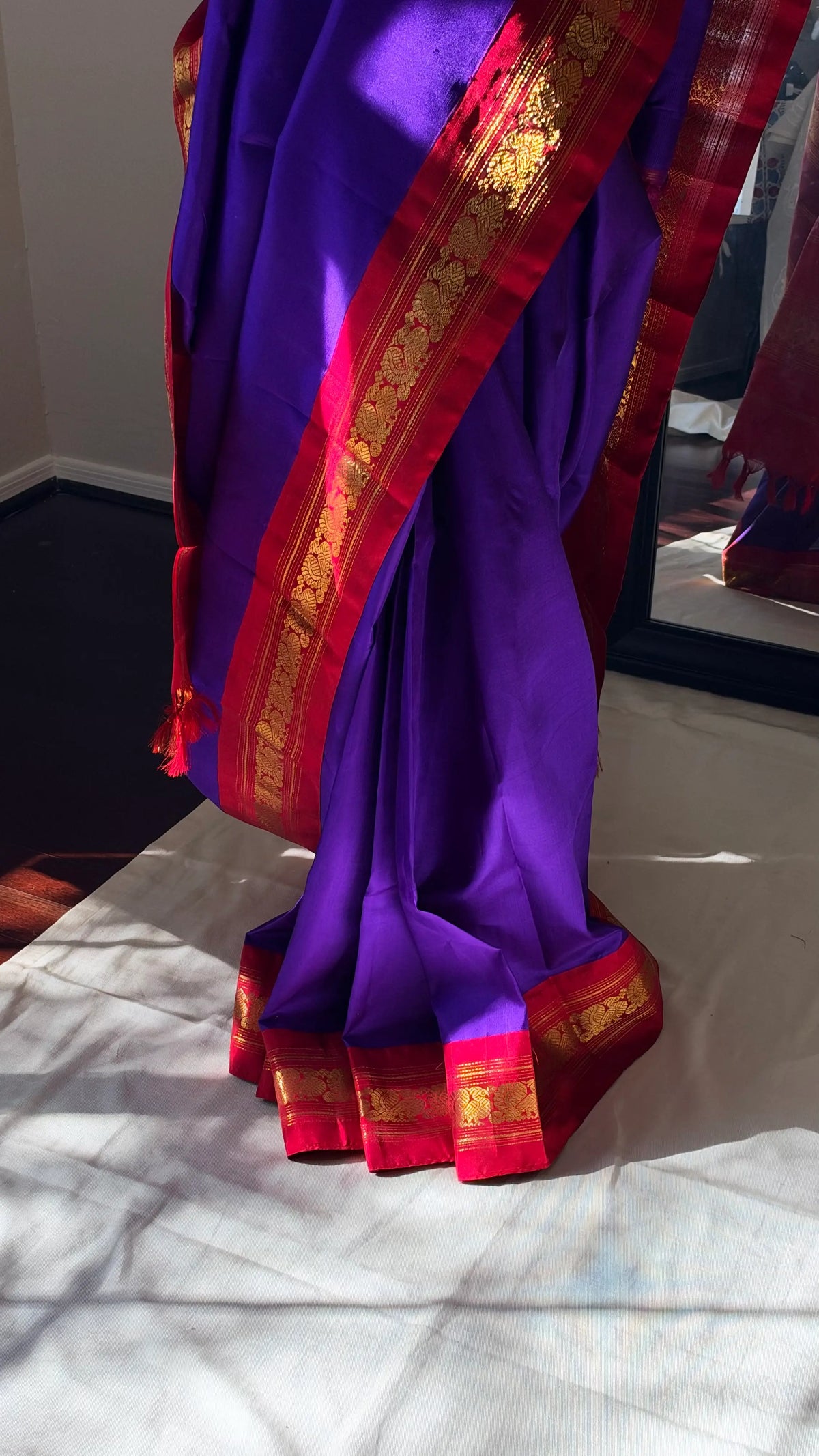 Oodha Violet Mayil Pettu Korvai Kanchipuram silk saree with Arakku red Korvai borders and gold zari, photo 5 of 8