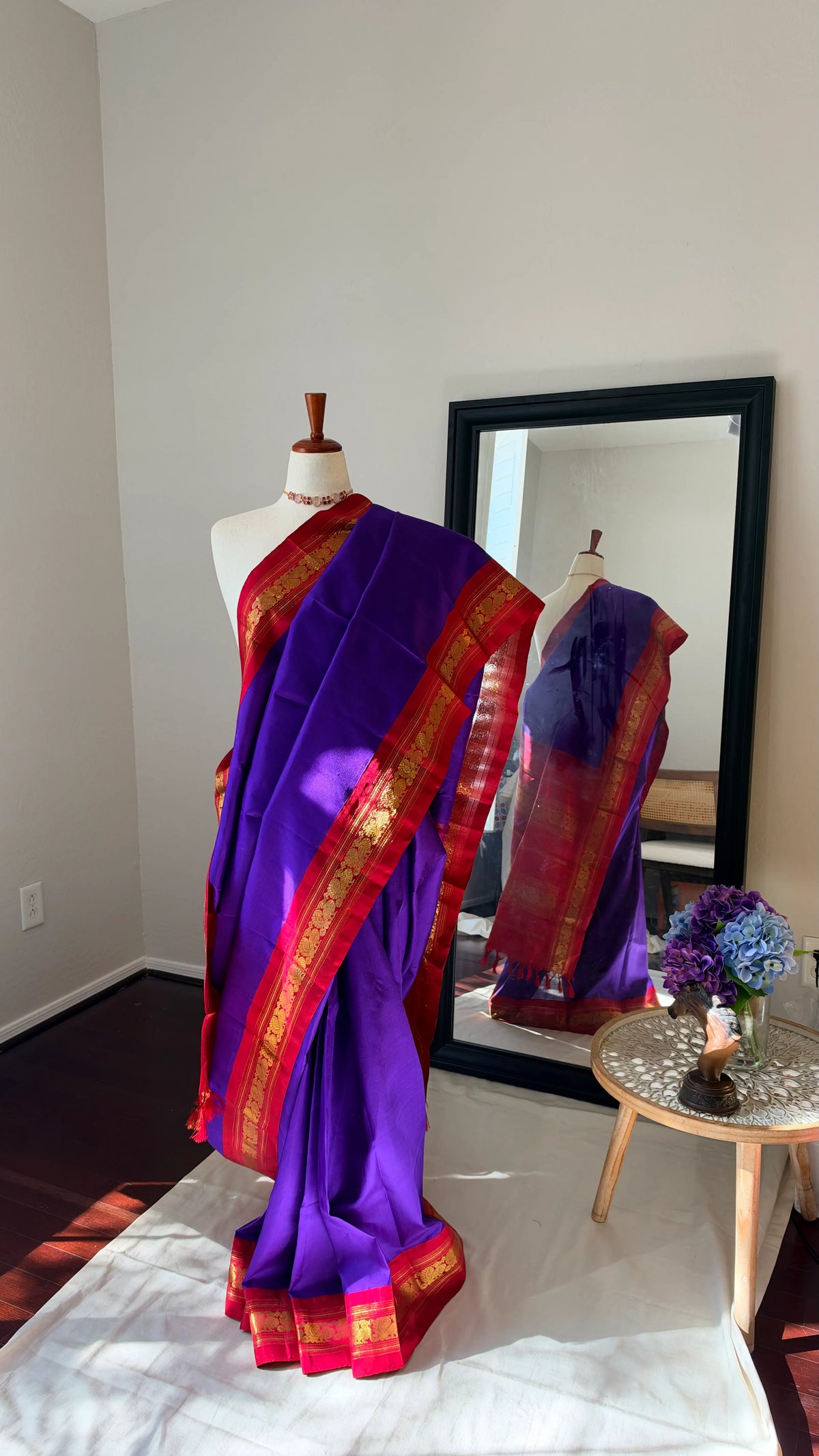 Oodha Violet Mayil Pettu Korvai Kanchipuram silk saree with Arakku red Korvai borders and gold zari, photo 4 of 8