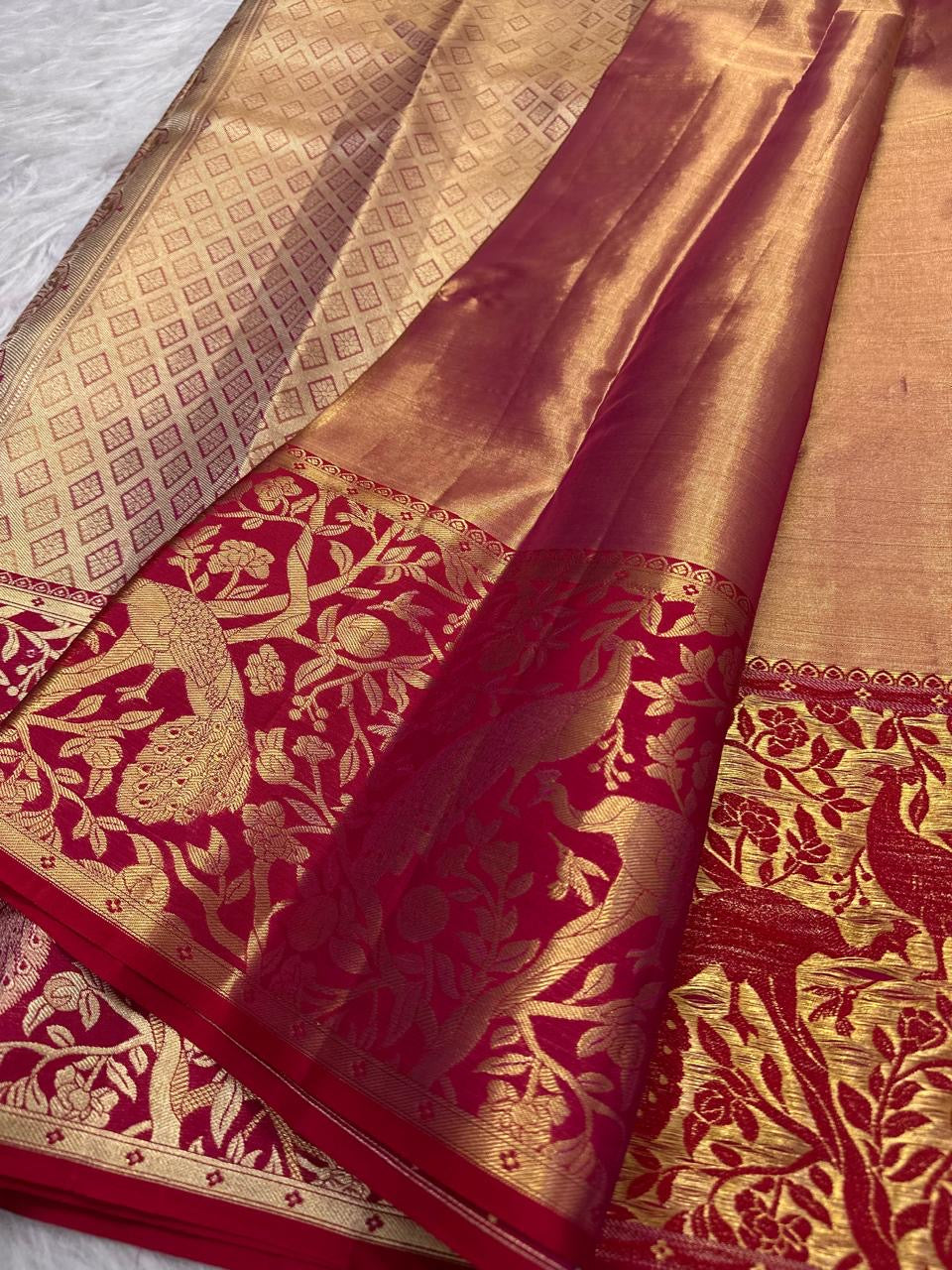 Heavy 4-ply pure silk Kanchipuram saree with all-over jaal-like zari texture