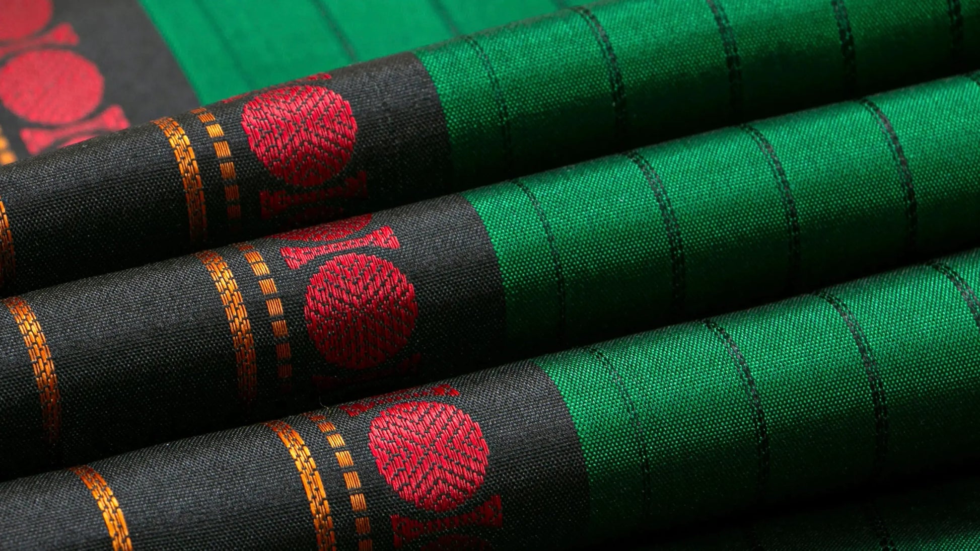 Emerald green handwoven Kanchipuram pure silk saree with seepu reku body and multi-colour pattupet border — Idam Living