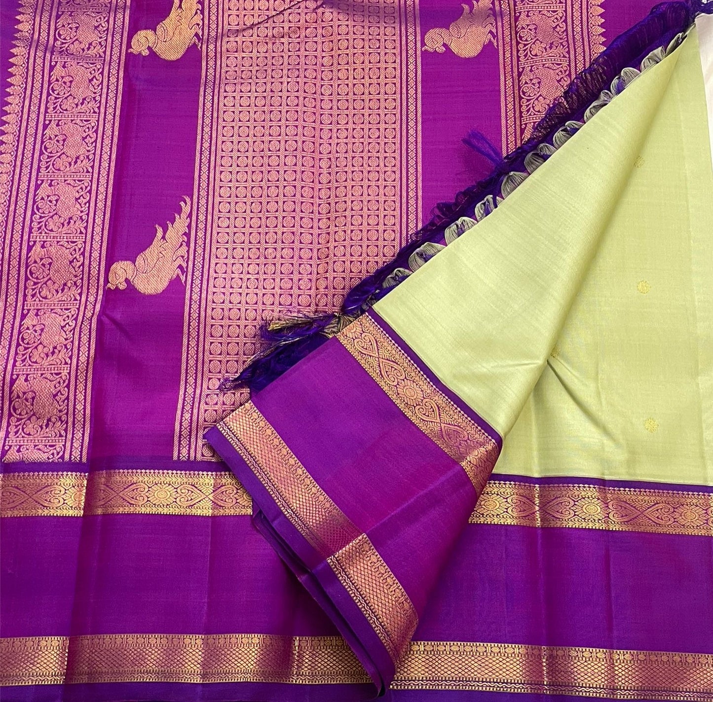 Deep purple Rettapet twin parallel border on handwoven pure silk Kanchipuram saree