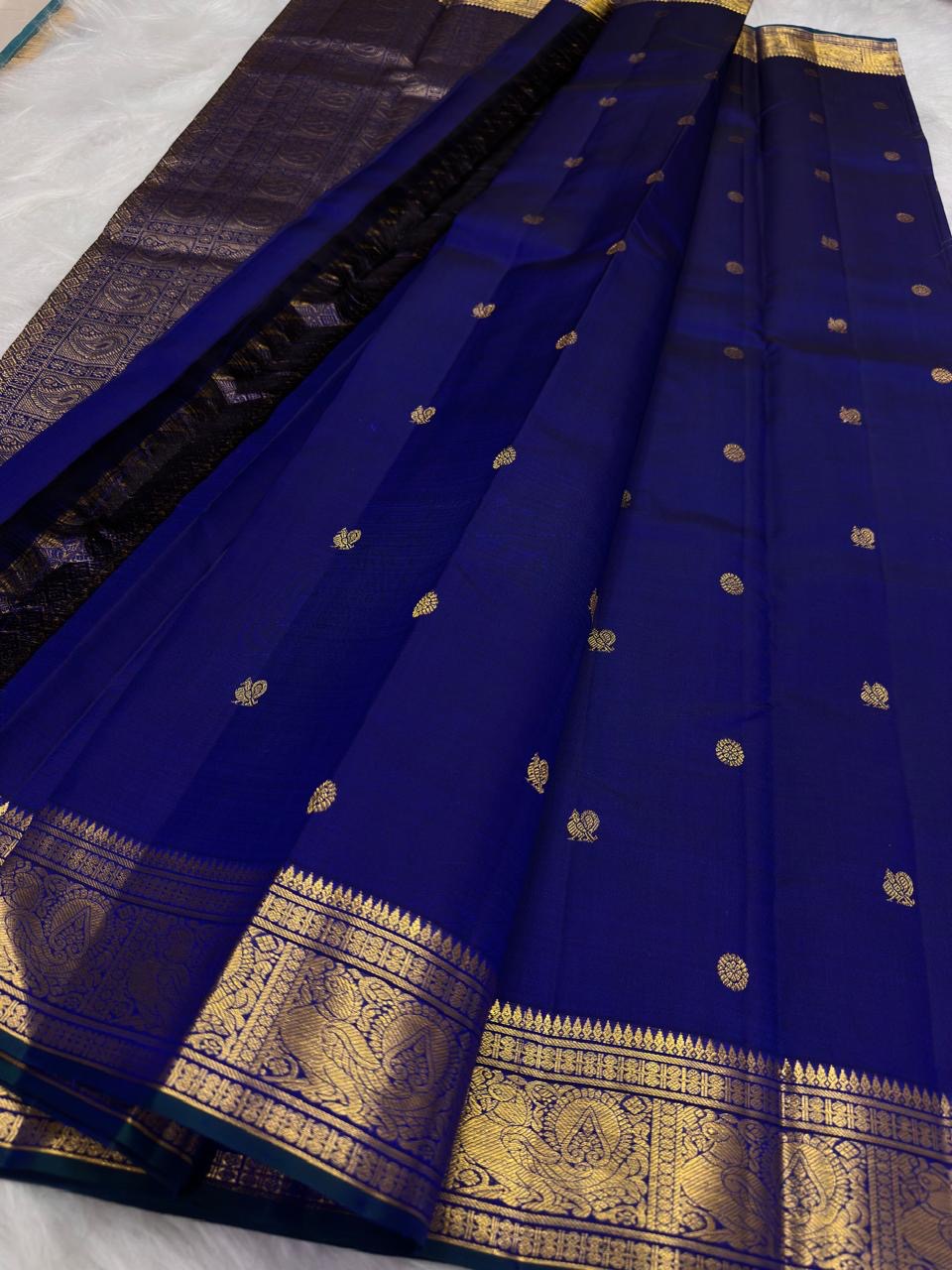 Royal Blue Handwoven Pure Silk Kanjivaram Saree with Mayil Chakram Butta