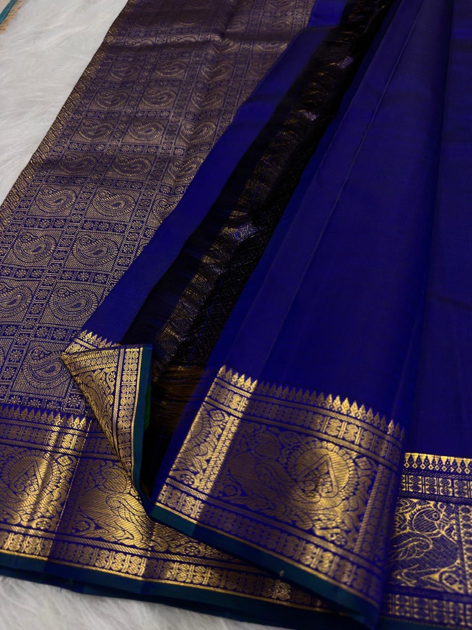 Royal Blue Handwoven Pure Silk Kanjivaram Saree with Mayil Chakram Butta