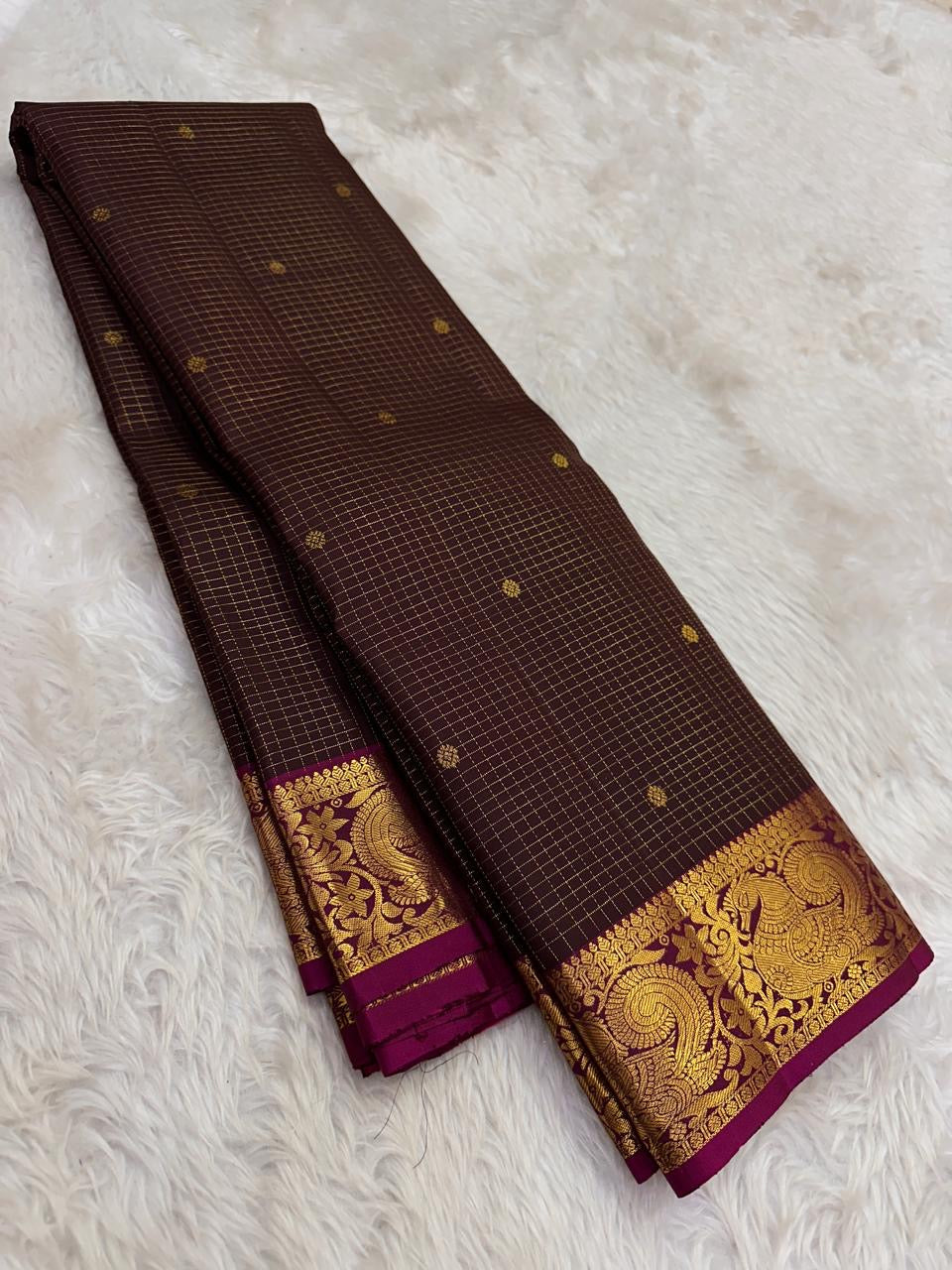 Deep Aubergine Handwoven Pure Silk Kanchipuram Zari Kattam Saree with Magenta Peacock Border – additional detail view 6