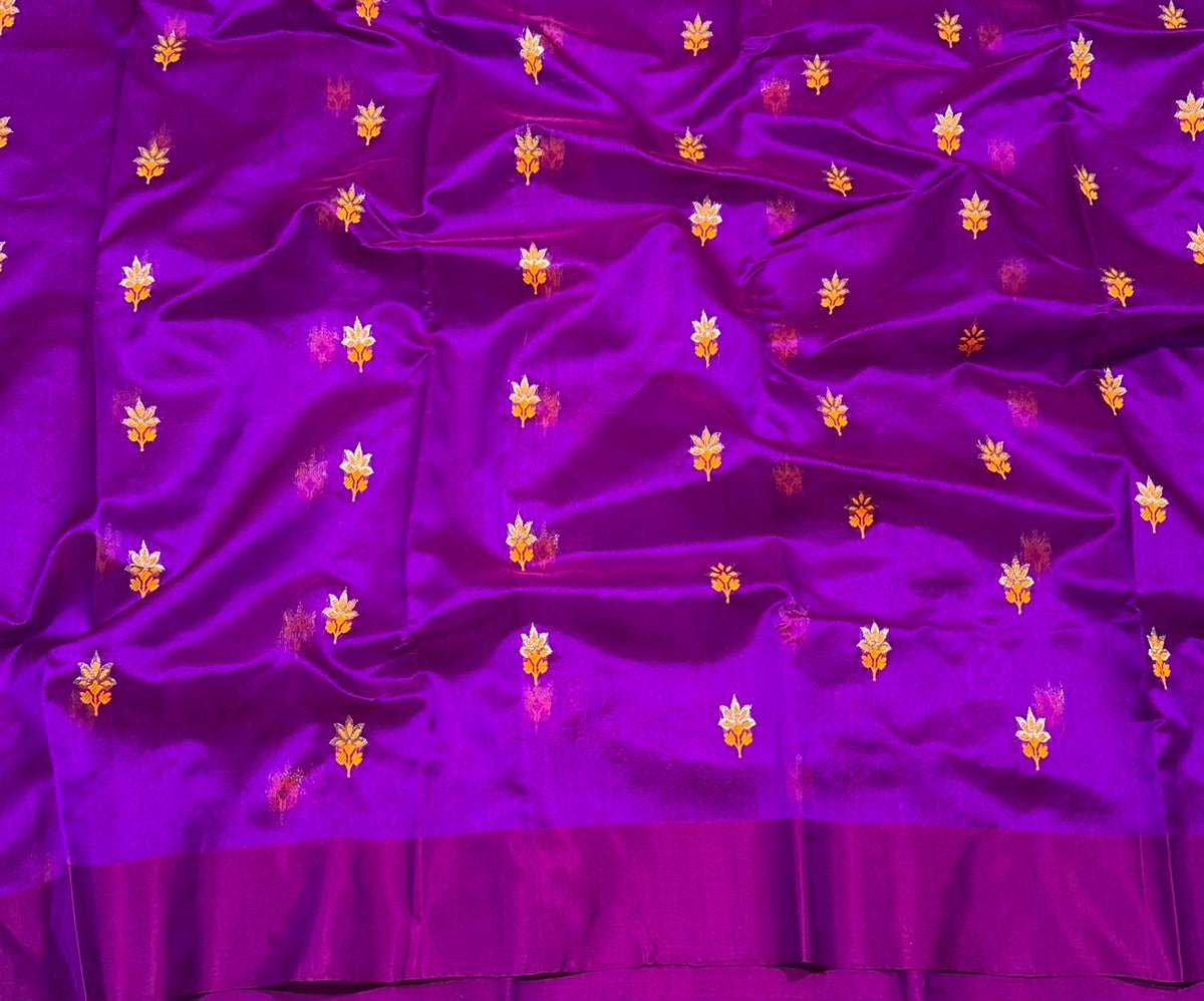 Orchid purple Chanderi handloom saree, alternate view of the deeper plum-purple border.