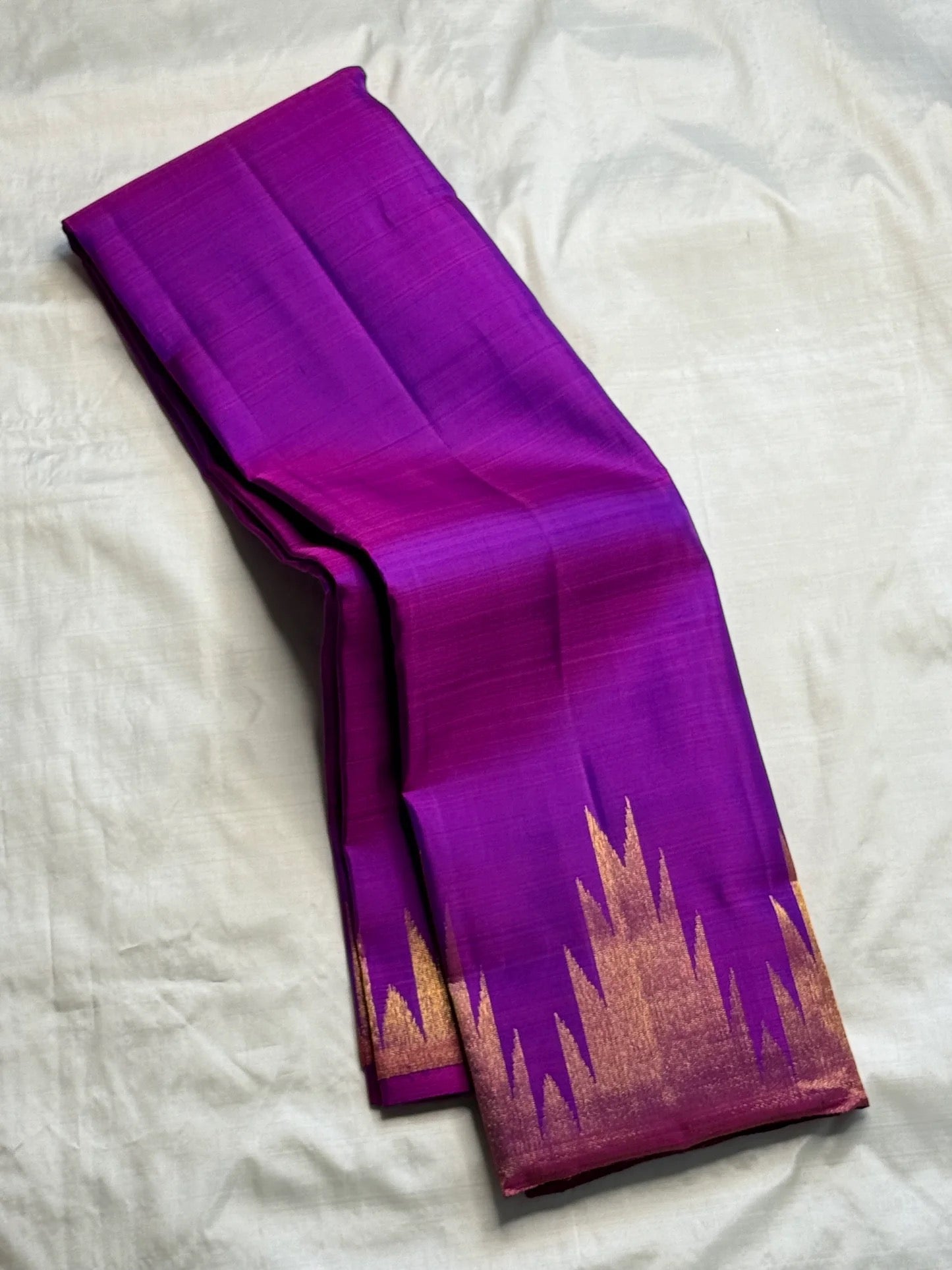 Full view of amethyst purple handwoven Kanchipuram silk saree with ettukol antique copper border — Idam Living
