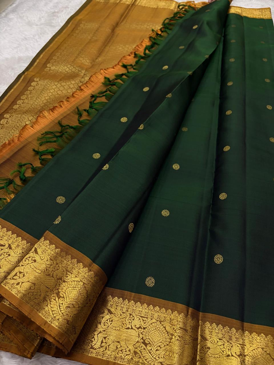 Antique gold korvai border pure Kanchipuram silk saree – front view
