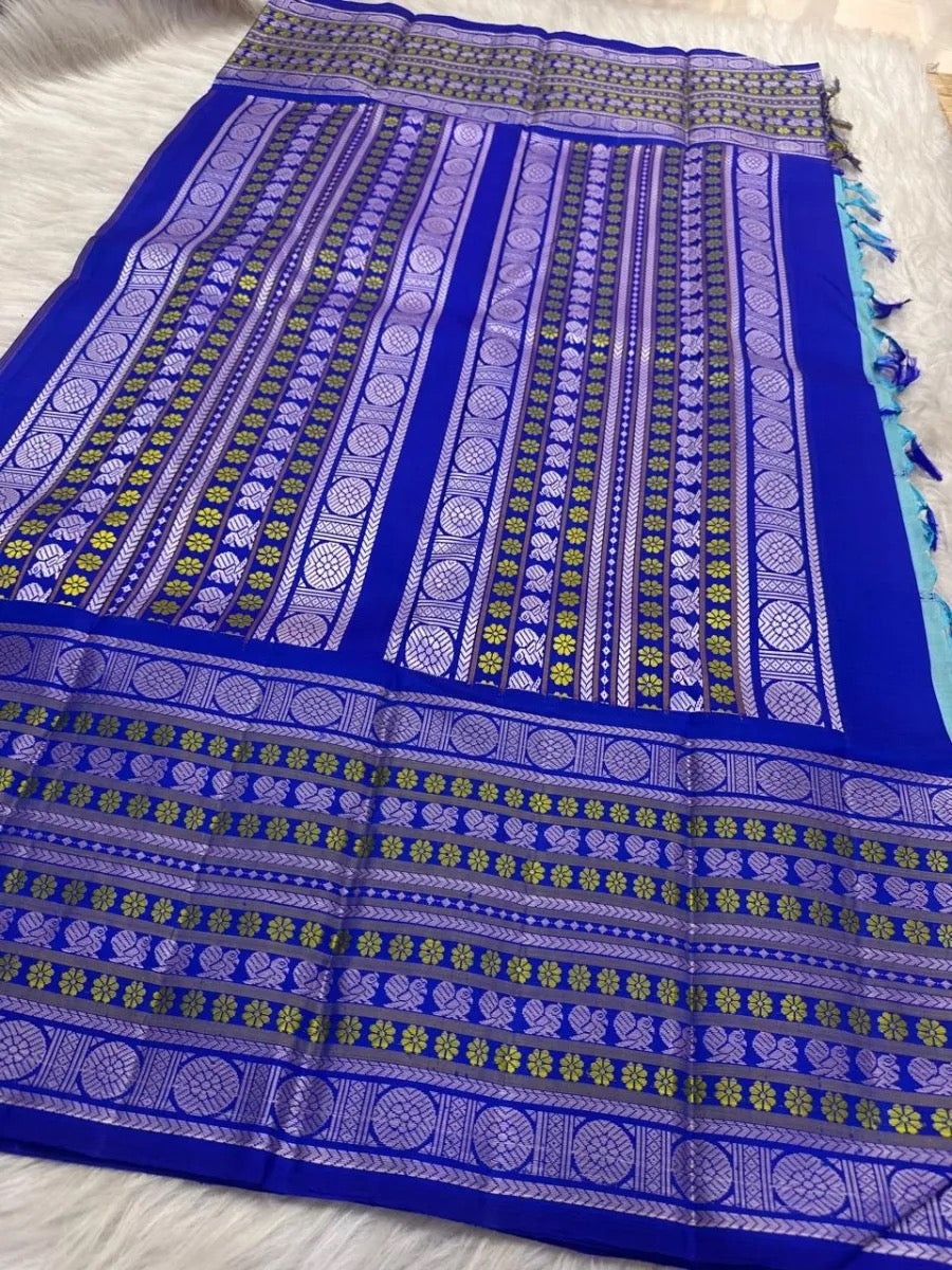 No-zari silk-thread work detail on the Kanchipuram saree.