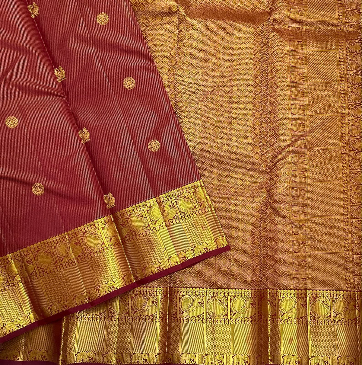 Arakku maroon handwoven Pure Silk KanchiPattu Vairaoosi saree with Maanga zari border