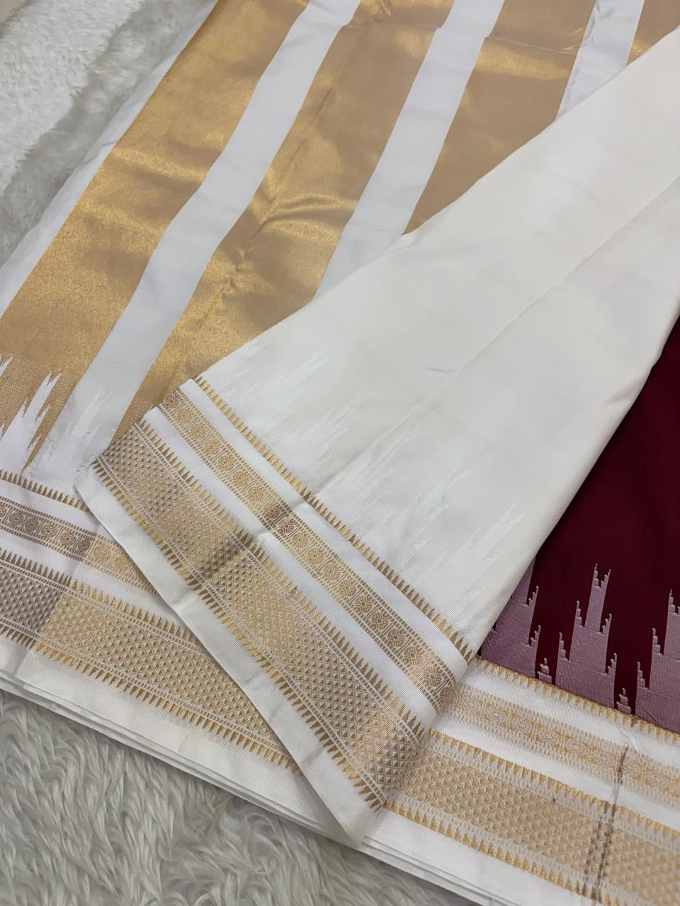 Arakku Maroon Lightweight Pure Silk Kanchipuram Silk Thread Kattam Saree with Ivory Gold Border