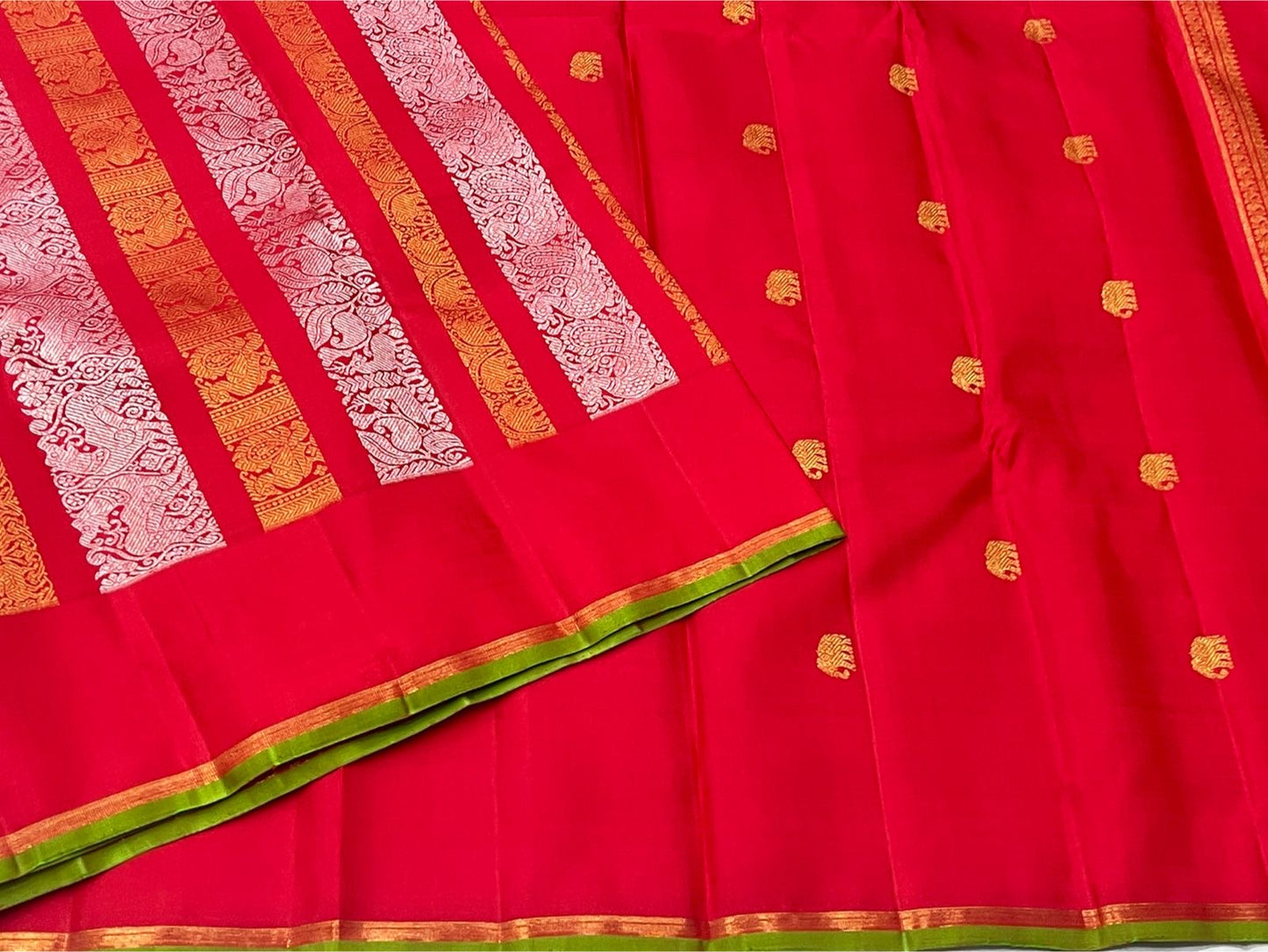 Striking Red Handwoven Pure Silk Kanjivaram Saree with Floral Jaal Butta Border