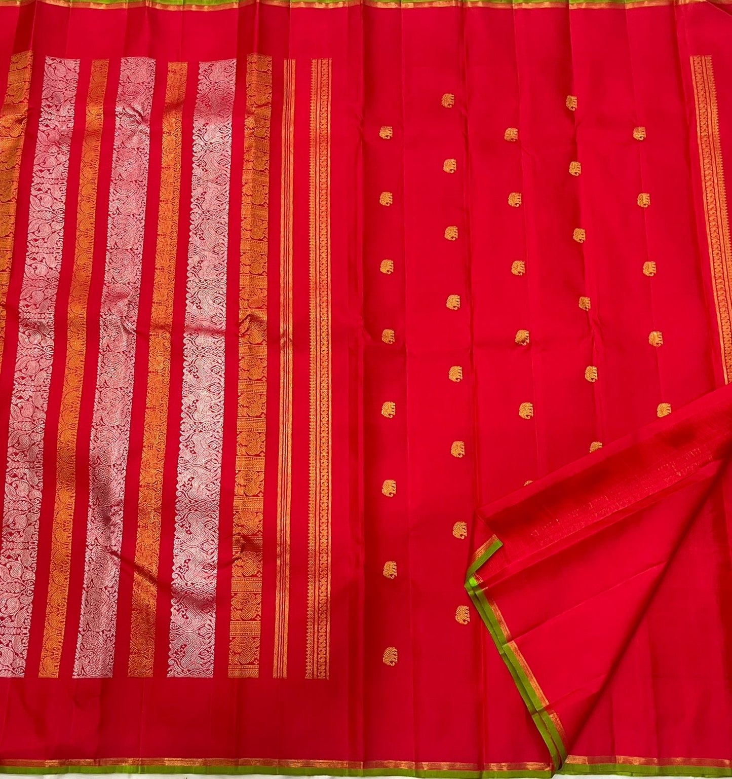 Striking Red Handwoven Pure Silk Kanjivaram Saree with Floral Jaal Butta Border
