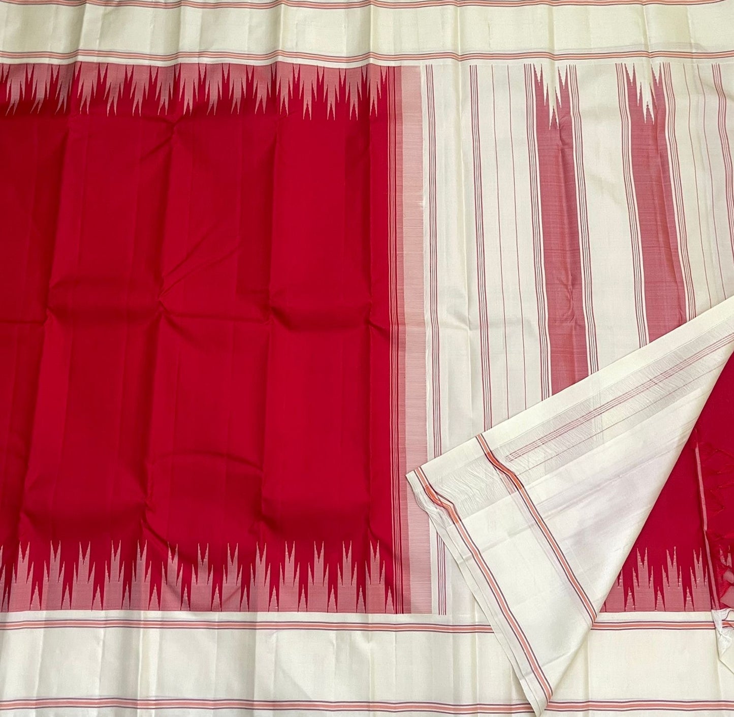 Pillar Box Red and Ivory Handwoven Pure Silk Kanjipuram Saree with Korvai Thazampoo Reku Border