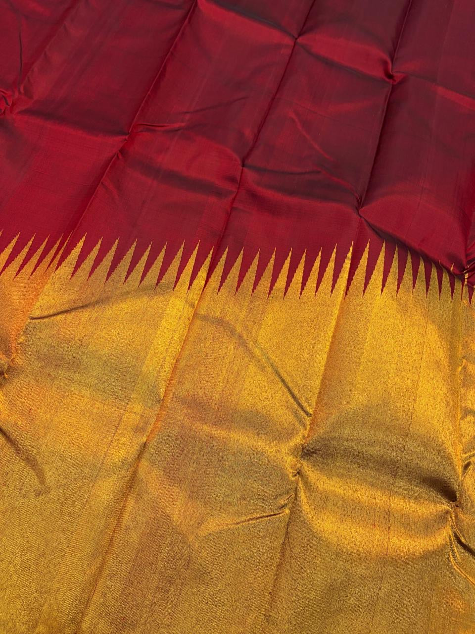 Arakku Red and Antique Gold Handwoven Pure Silk Kanjeevaram Saree with Ettukol Border