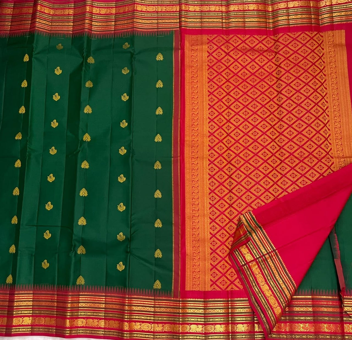 Pure Silk Kanjeevaram saree with Mayil and Chakram thanga-zari border