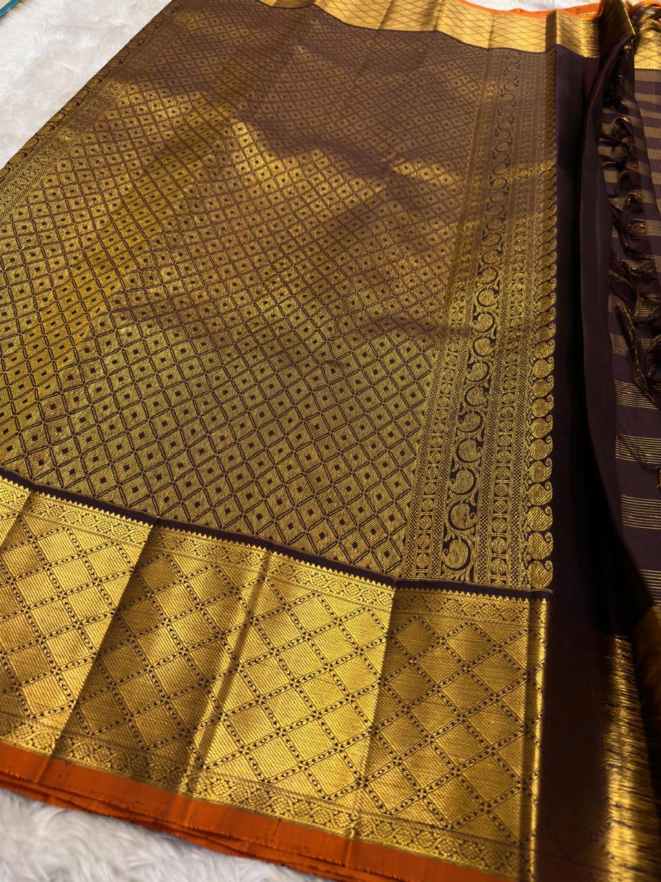 Deep Aubergine Brown Handwoven Pure Silk Kanjipuram Saree with Zari Kattam and Antique Gold Diamond Border