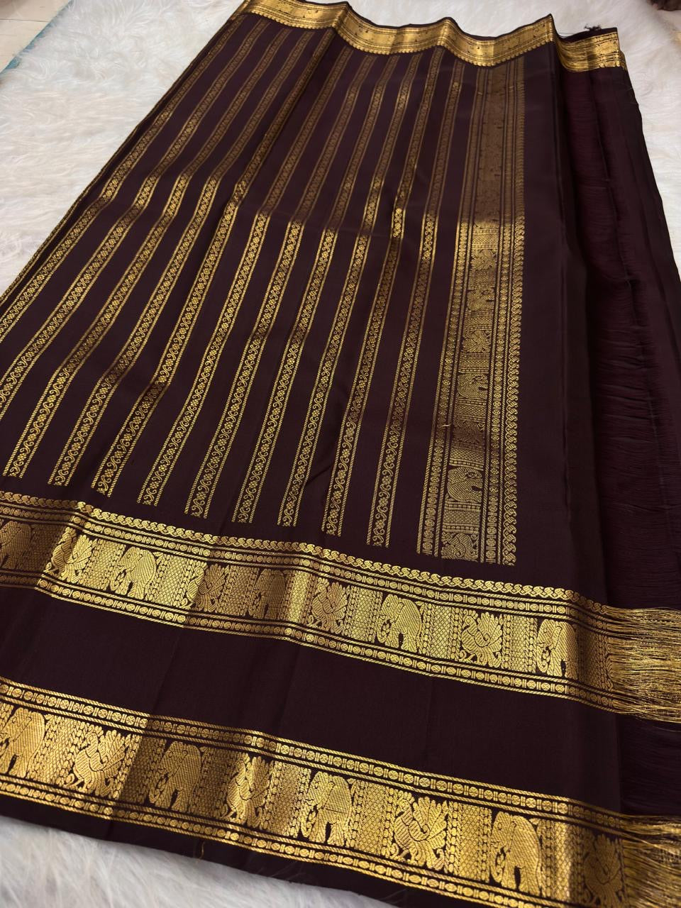 Deep Arakku Handwoven Pure Silk Kanjivaram Rettapet Saree with Yaanai Border – additional detail view 2