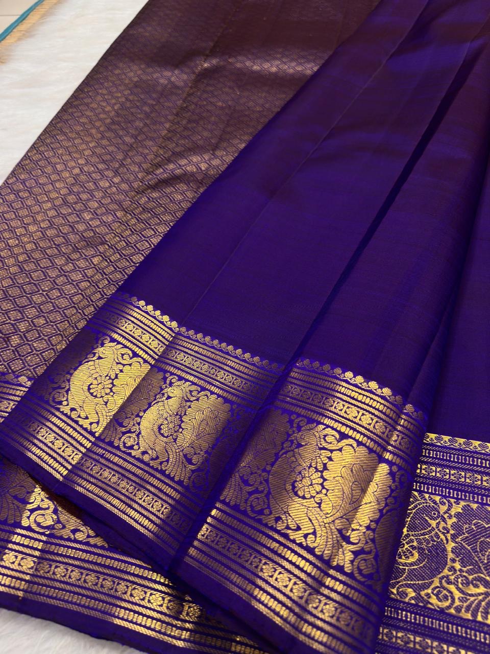 Deep Blue and Lavender Shot Colour Handwoven Pure Silk Kanchipuram Saree with Mayil Zari Border
