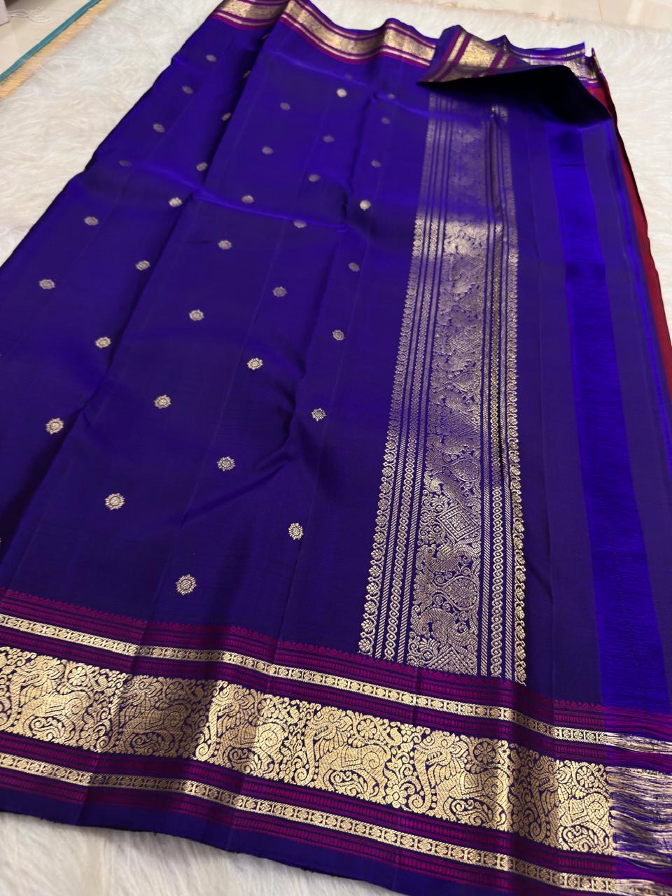 Neelam Blue and Arakku pure silk Kanchipuram Butta saree, view 2